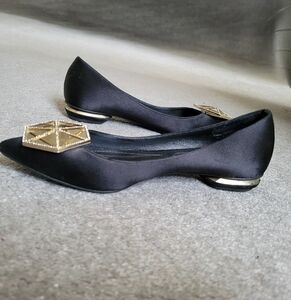 Nicholas Kirkwood Elegant Black Satin and Gold Flats Size EU 36.5